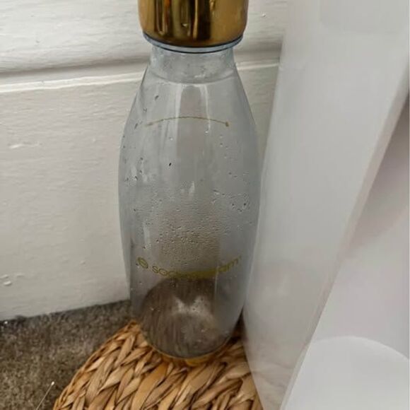 SodaStream Terra (White) CO2 Sparkling Water Maker - Picture 2 of 6